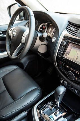 nissan navara interior web