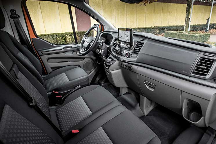 nuevo interior transit custom