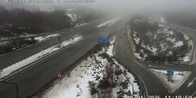 Lluvia y nieve mantienen cortadas al menos 37 carreteras  secundarias