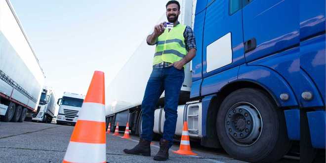  El transporte denuncia esperas de hasta nueve meses para examinarse del carnet