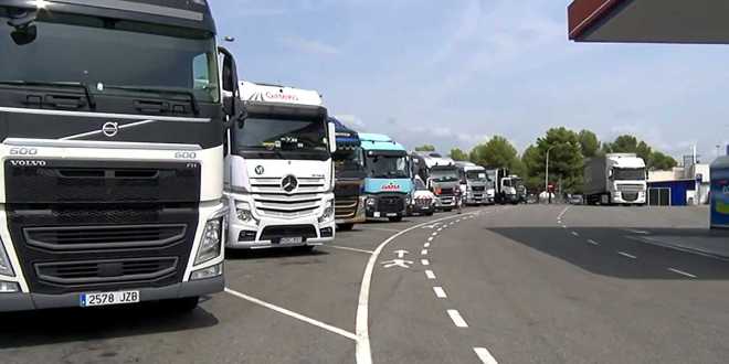 D&eacute;ficit de &aacute;reas de descanso para camiones en Europa: conductores profesionales 