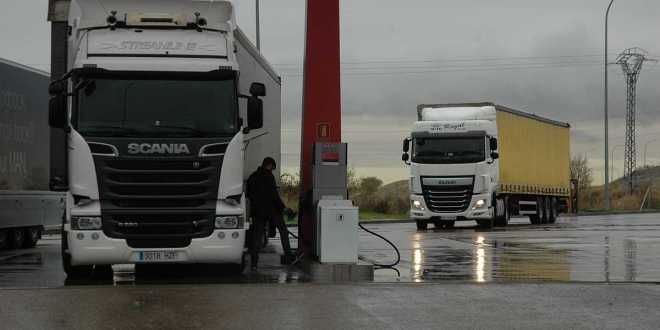 &iquest;C&oacute;mo se forma el precio del combustible en Espa&ntilde;a? Estructura, impuestos y factores que afectan al di&eacute;sel