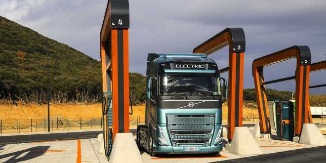 UE flexibiliza emisiones de camiones y autobuses para 2030 sin cambiar objetivo 2040