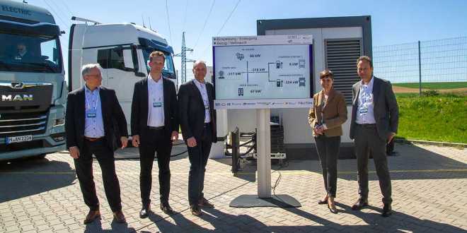 MAN convierte el cami&oacute;n el&eacute;ctrico en una bater&iacute;a sobre ruedas con tecnolog&iacute;a  de carga bidireccional