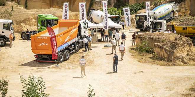Scania refuerza su apuesta por el transporte de construcci&oacute;n con demostraciones en cantera