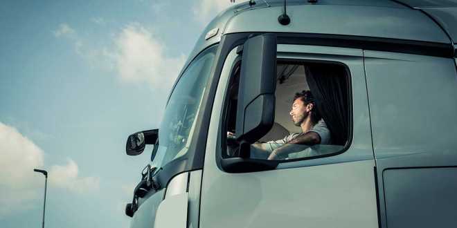 La DGT descarta rebajar la edad para conducir camiones y autobuses a 17 a&ntilde;os en Espa&ntilde;a