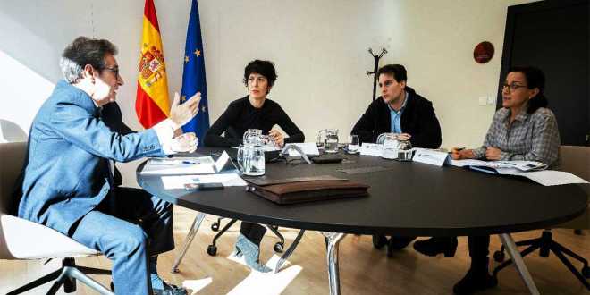 Regularizaci&oacute;n de inmigrantes: &iquest;puede aliviar el d&eacute;ficit de conductores en el transporte por carretera?